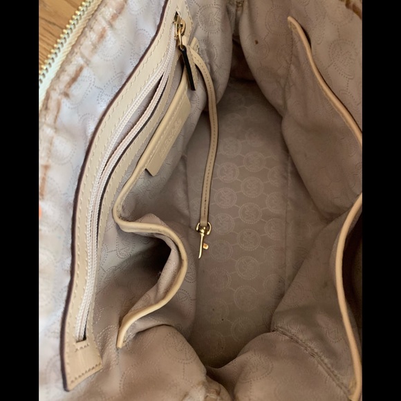 Michael Kors Purse - Picture 6 of 7